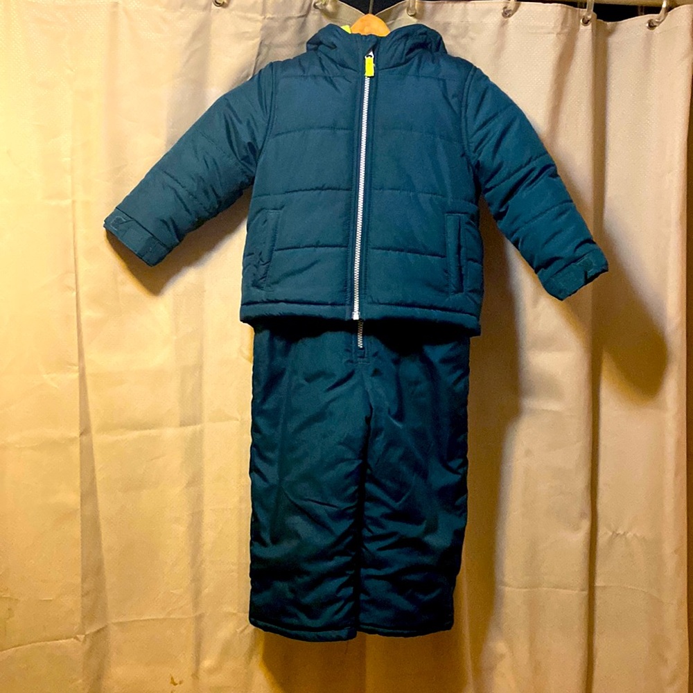 Carter’s Kids Snow Bibb and Jacket with Dinosaur Hood!! Only worn twice. Size 3T